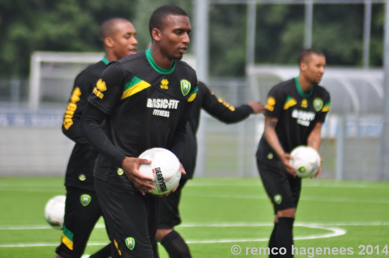 foto's 1e training ADO Den Haag seizoen 2014-2015