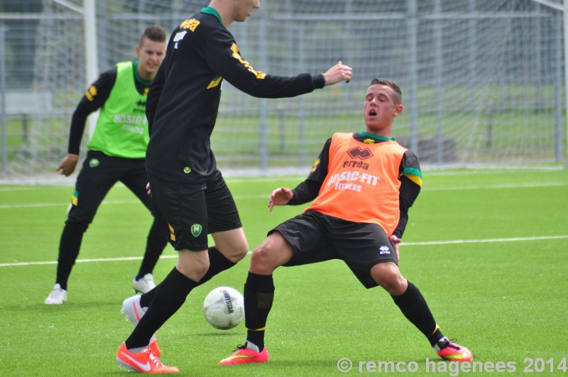 foto's 1e training ADO Den Haag seizoen 2014-2015