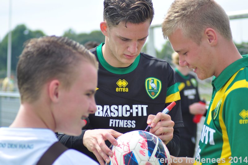 foto's 1e training ADO Den Haag seizoen 2014-2015