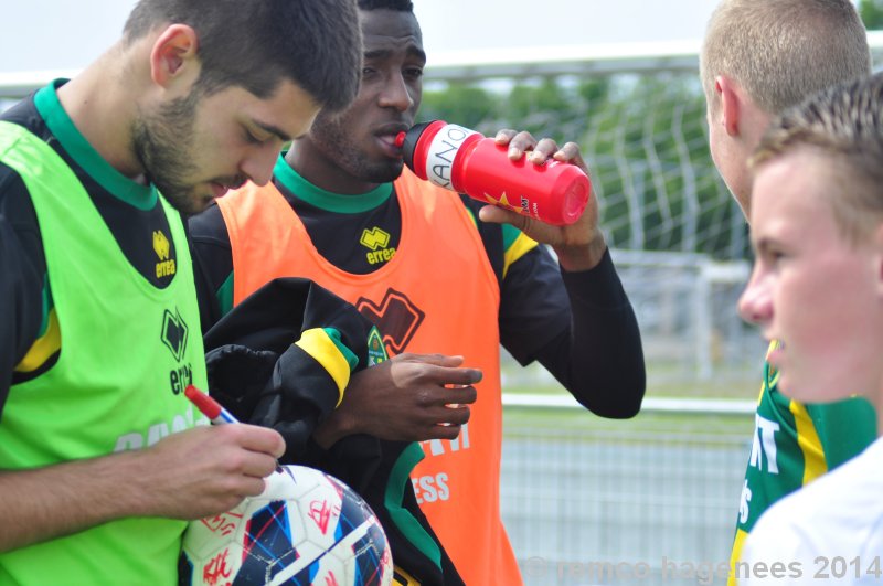 foto's 1e training ADO Den Haag seizoen 2014-2015