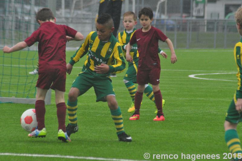 ADO Den Haag Jeugdopleidingen tegen VVV/Helmond DHC 