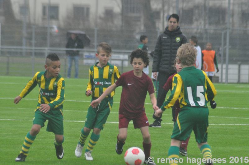 ADO Den Haag Jeugdopleidingen tegen VVV/Helmond DHC 