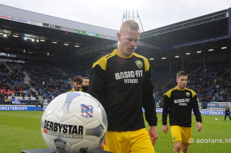 ado den Haag  wint met 4-0 van sc heerenveen