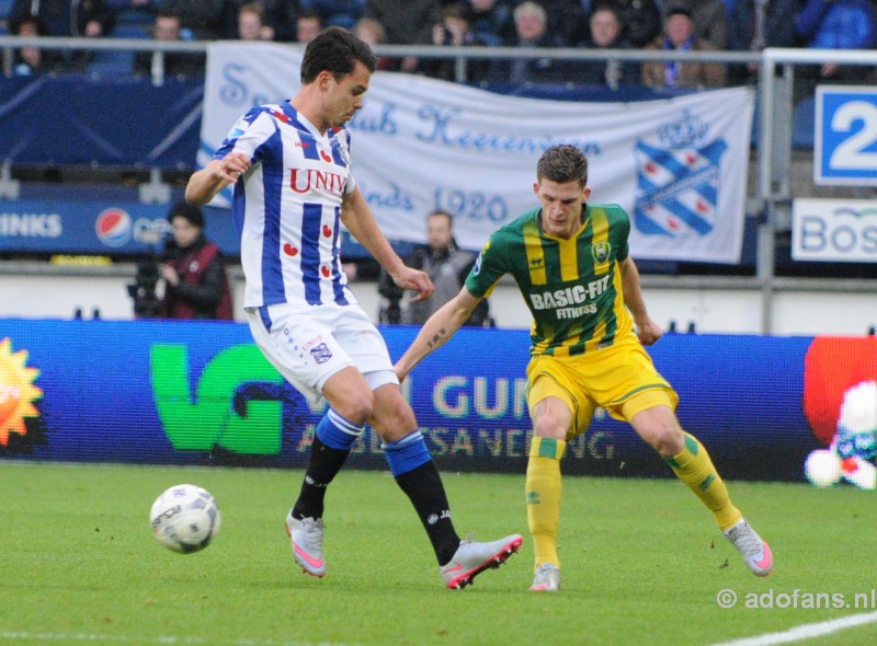 ado den Haag  wint met 4-0 van sc heerenveen