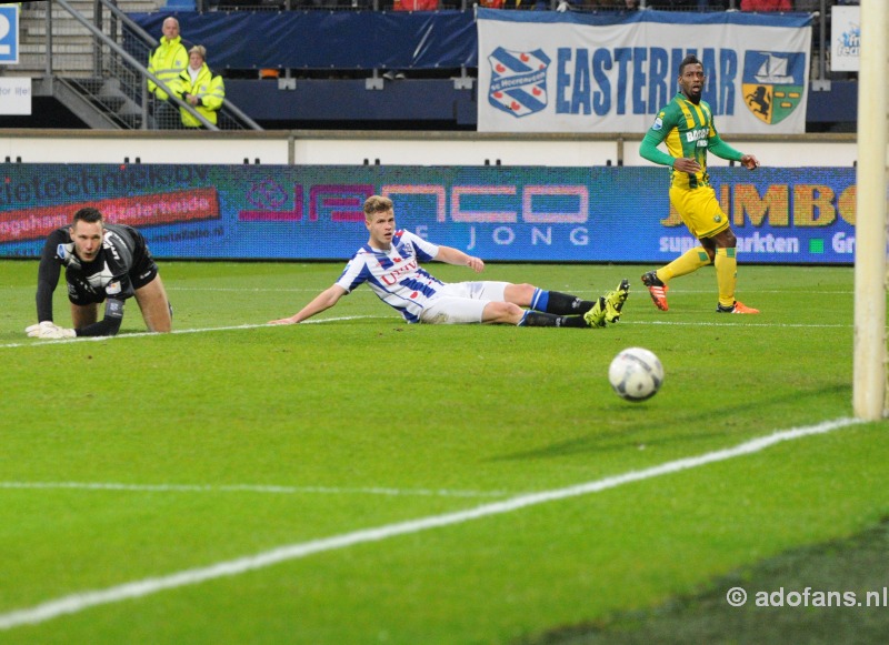 ado den Haag  wint met 4-0 van sc heerenveen