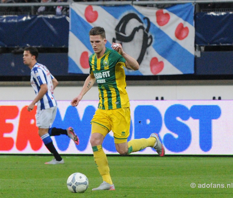 ado den Haag  wint met 4-0 van sc heerenveen