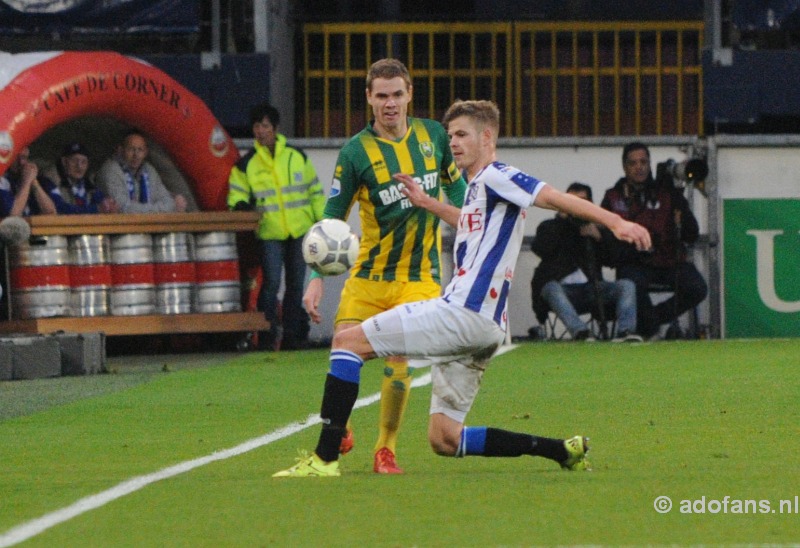 ado den Haag  wint met 4-0 van sc heerenveen