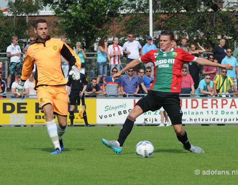 ADO Den Haag delft het onderspit tegen Burton Albian Danny Bakker