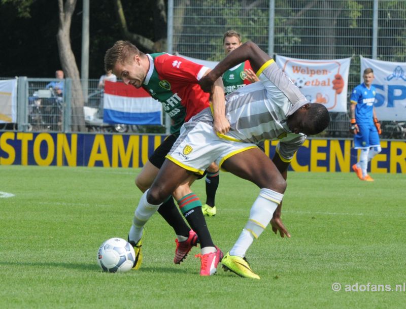 ADO Den Haag delft het onderspit tegen Burton Albian Aaron Meijers