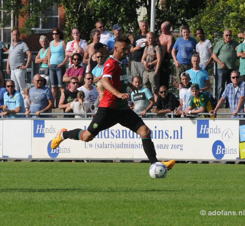 ADO Den Haag delft het onderspit tegen Burton Albian Vito Saba