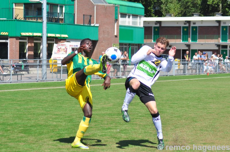 Jeugd wedstrijden ADO Den Haag , De Graafschap, Vitesse, Emmen NAC