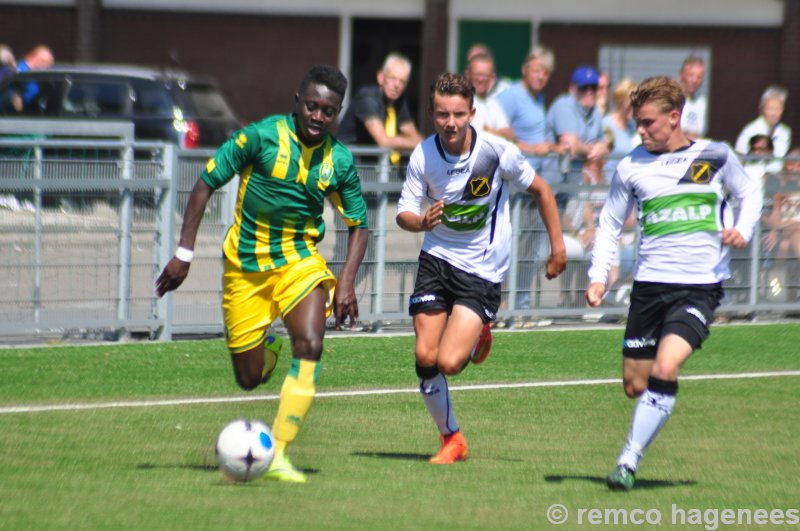 Jeugd wedstrijden ADO Den Haag , De Graafschap, Vitesse, Emmen NAC