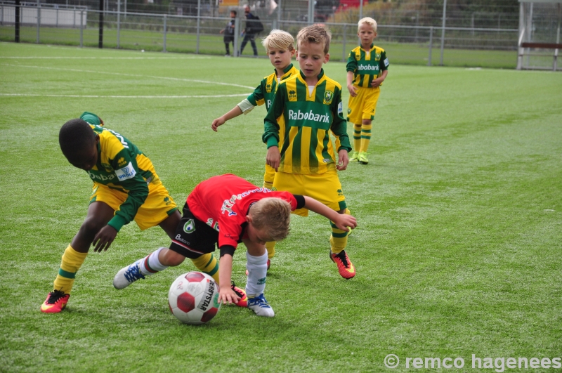 Jeugd ADO Den Haag tegen PSV