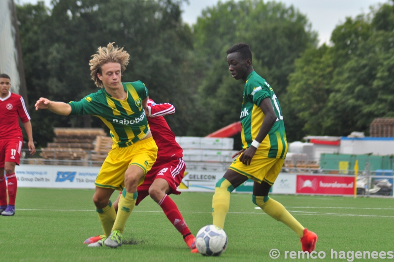 Jeugd ADO Den Haag tegen PSV