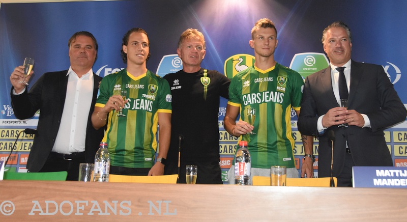 ADO Den Haag  Tomas Necid en Giovanni Troupee