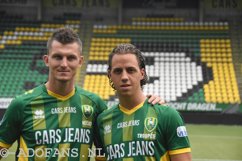 ADO Den Haag  Tomas Necid en Giovanni Troupee