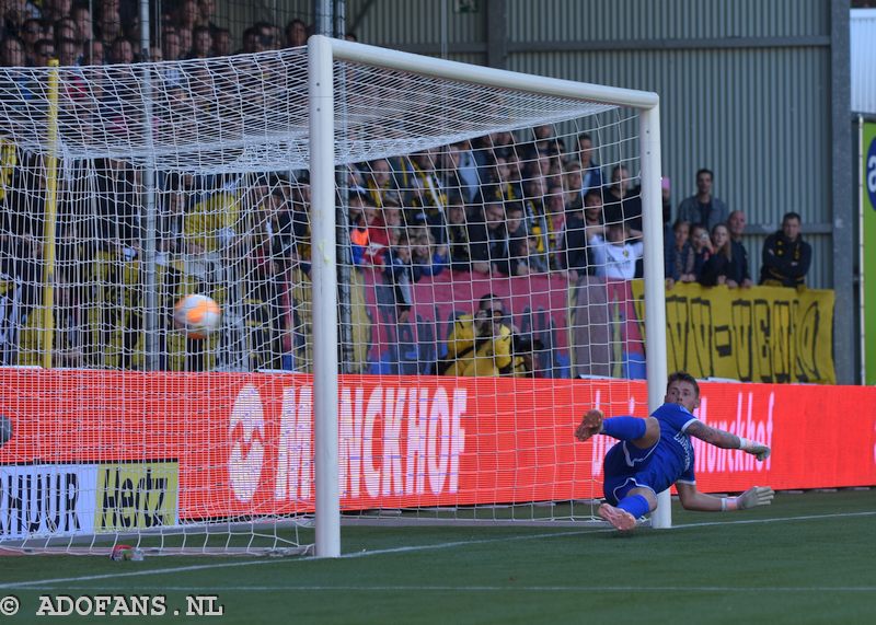  VVV Venlo  ADO Den Haag  in  Eredivisie Indy Groothuizen Penalty