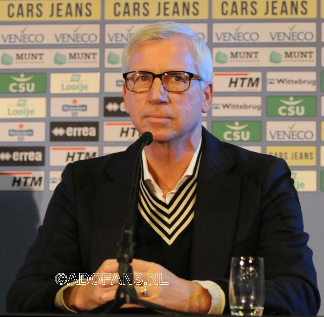 Alan Pardew trainer van ADO Den Haag