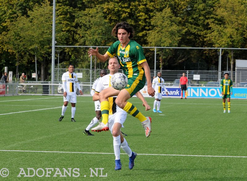 Jong ADO Den Haag , OFC, Derde Divisie, Zuiderpark , de aftrap