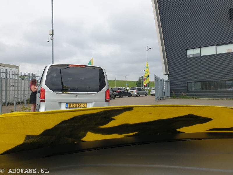 ADO Den Haag Drive thru tenue verkoop