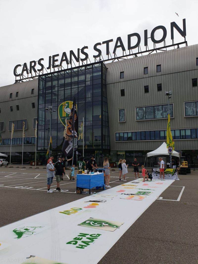 ADO Den Haag Drive thru tenue verkoop