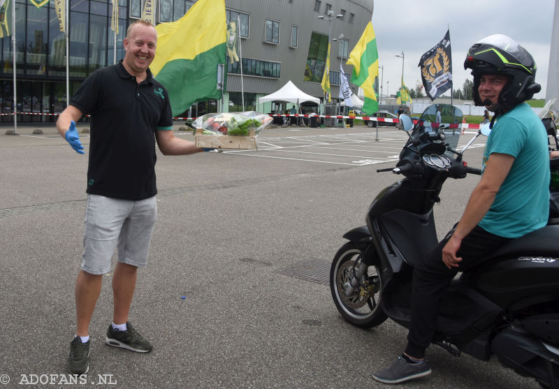 ADO Den Haag Drive thru tenue verkoop