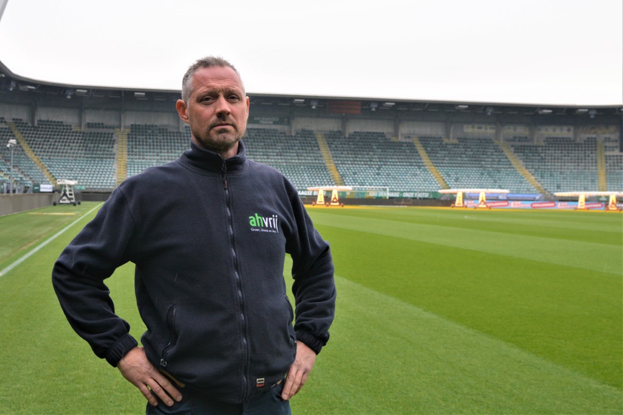 Fieldmanager Bo Videler vertelt alle details over onderhoud veld ADO Den Haag