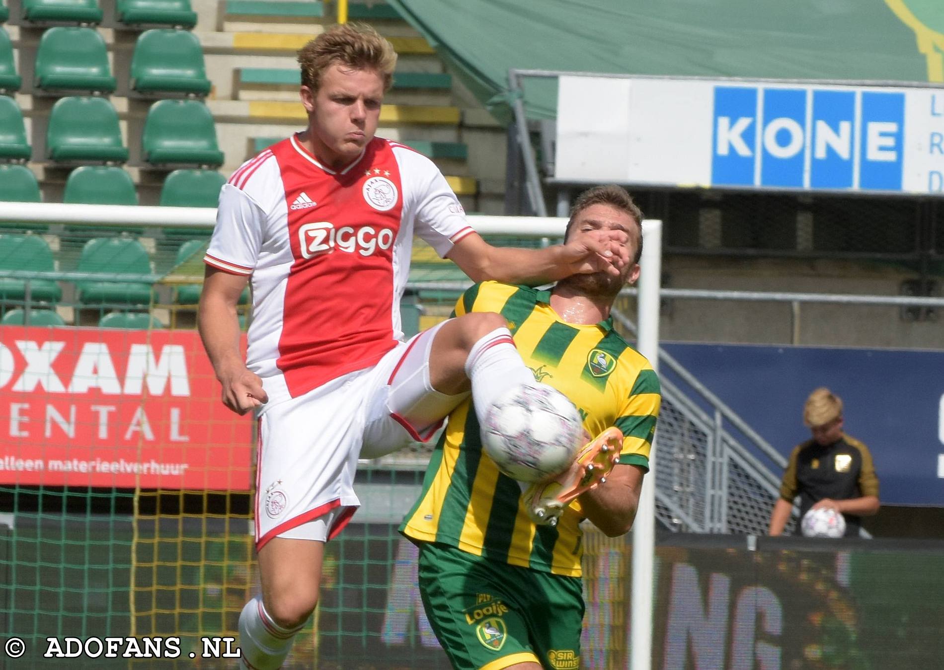 ADO Den Haag Wint van jong Ajax