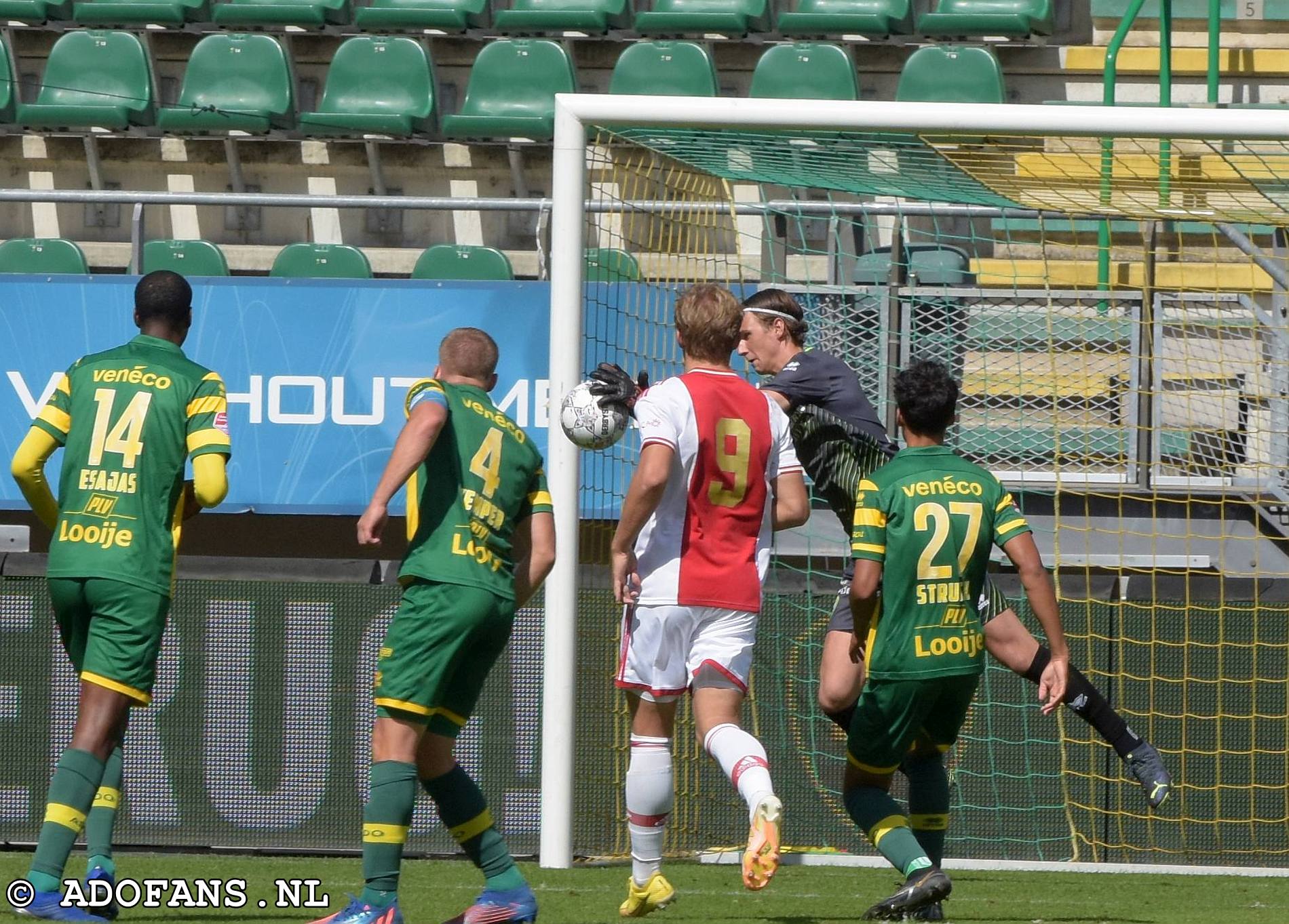 ADO Den Haag Wint van jong Ajax