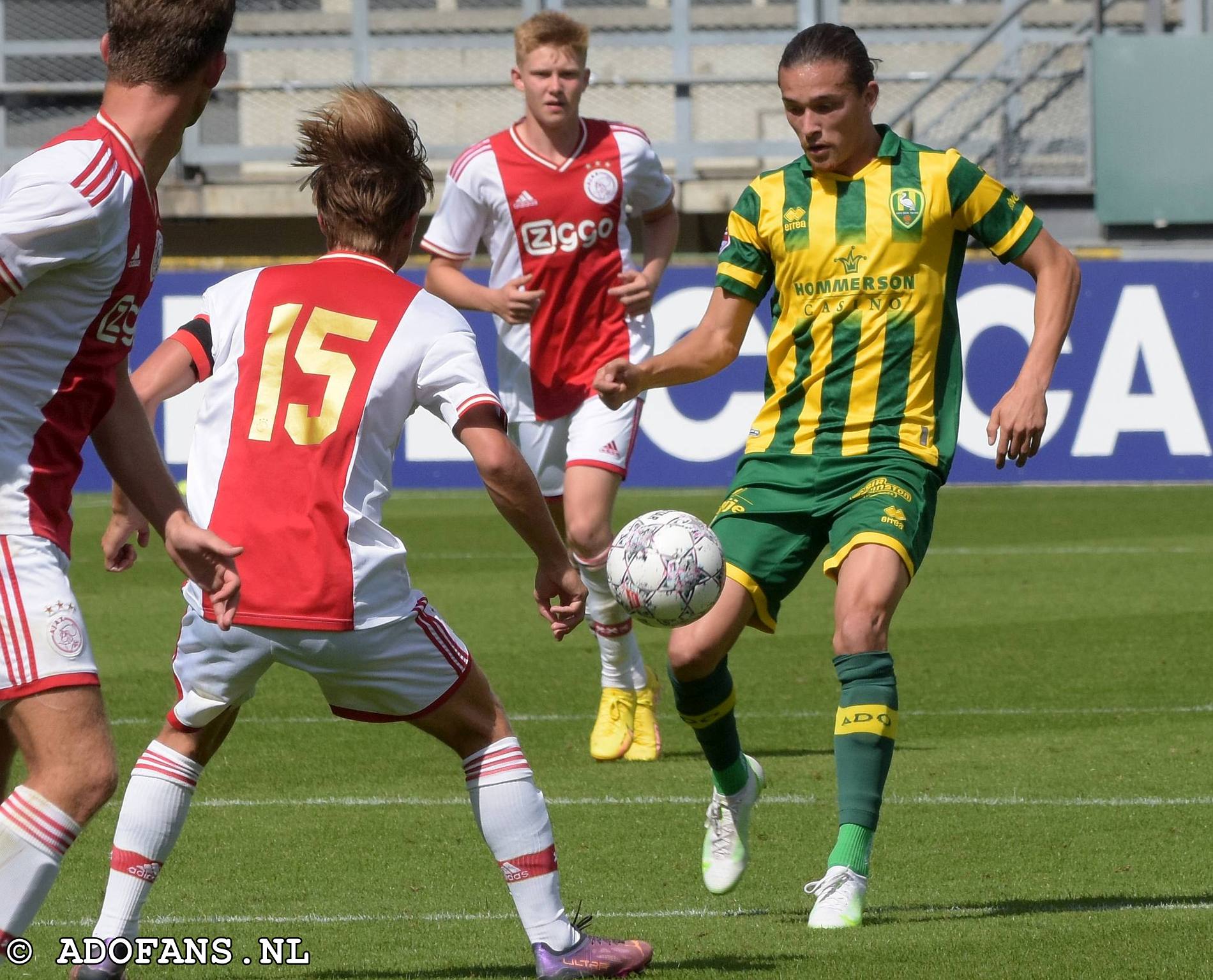 ADO Den Haag Wint van jong Ajax