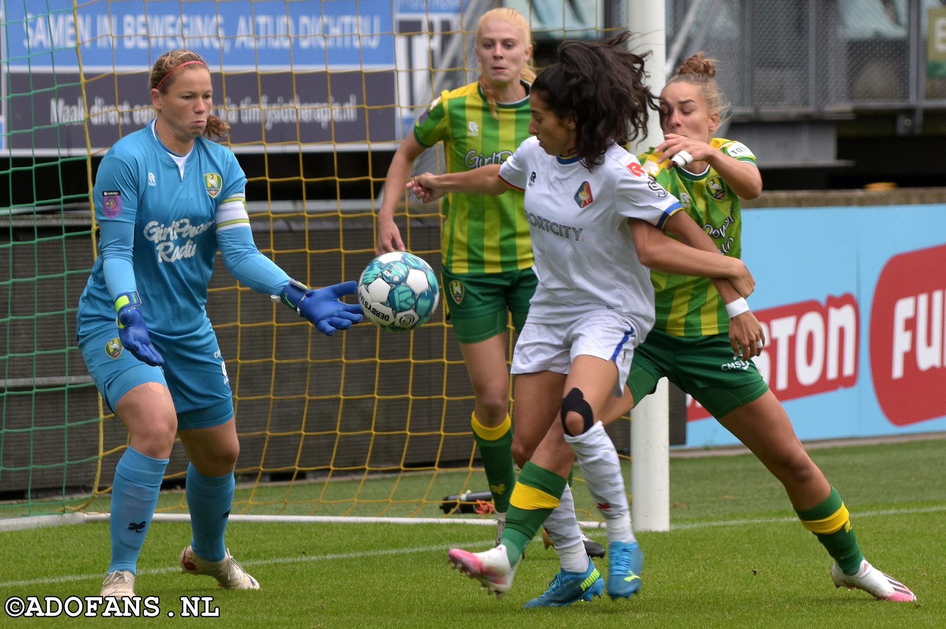 ADO Den Haag Vrouwen winnen van Testar 