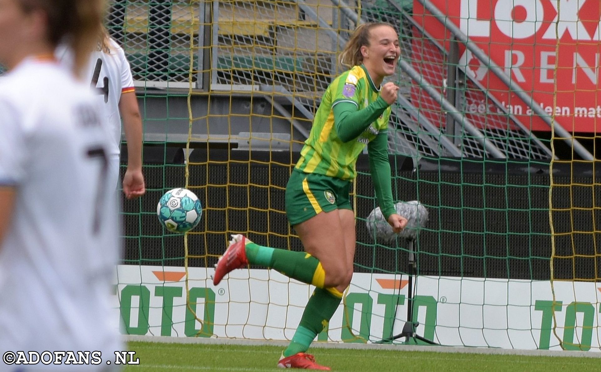 ADO Den Haag Vrouwen winnen van Testar 