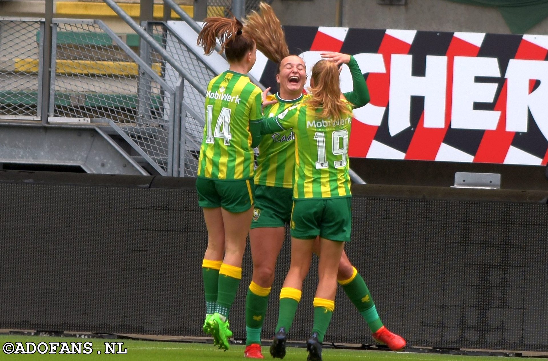 ADO Den Haag Vrouwen winnen van Testar 