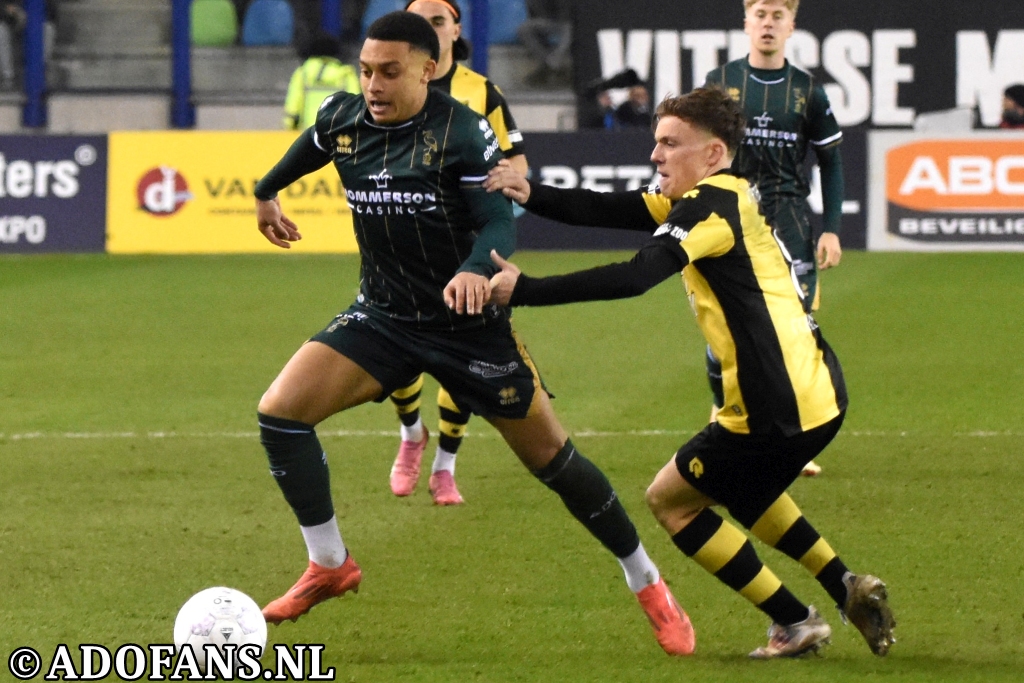 Vitesse ADO Den Haag Steven van der Sloot in duel