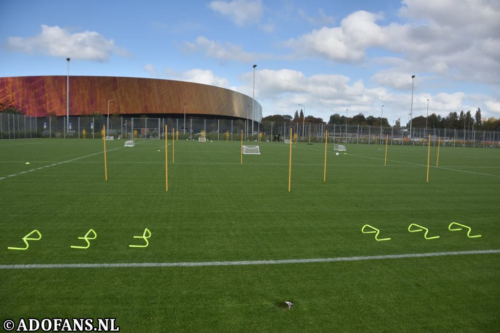 Eerste training ADO Den Haag  op nieuw Zuiderparkcomplex