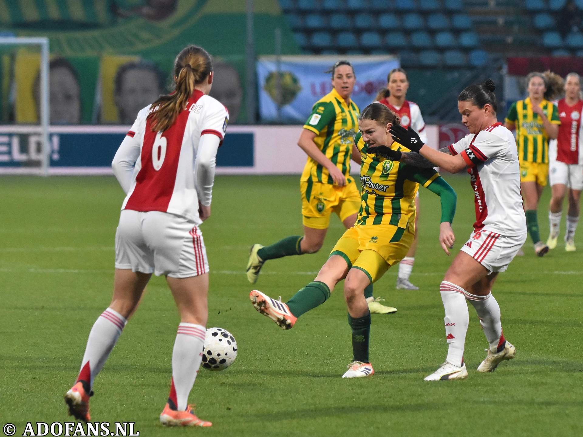vrouwenvoetbal ADO Den Haag - Ajax 