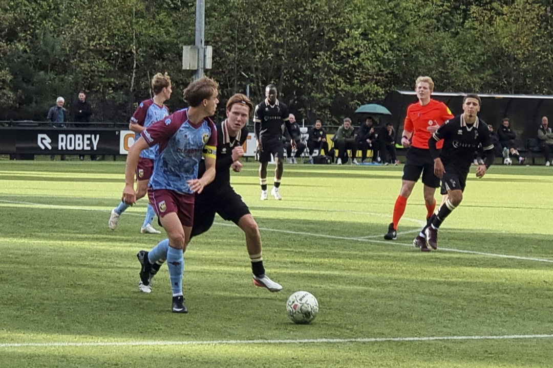 ADO Den Haag o21 spoor volledig bijster tegen Vitesse o21