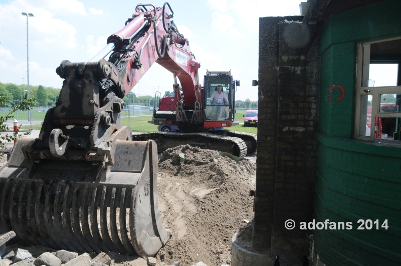 ADO Den Haag kassahuisjes klaar voor transport