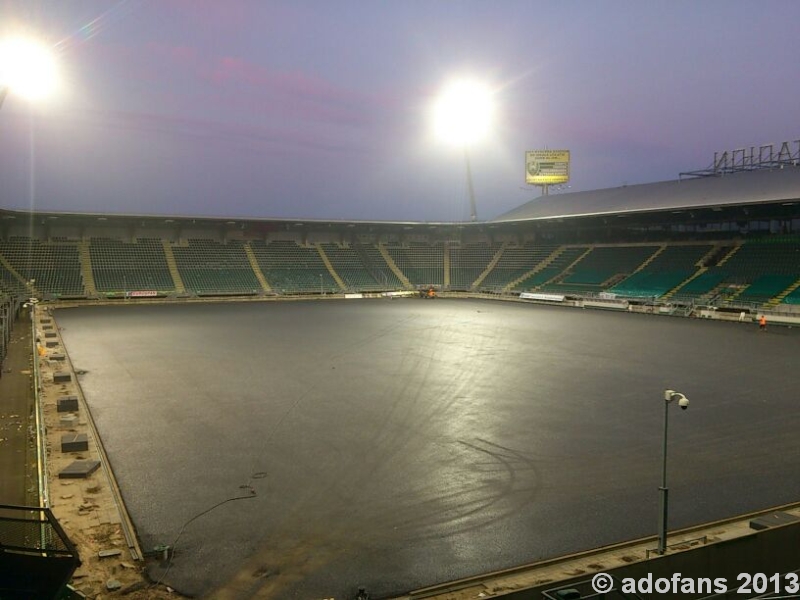  Foto`s werkzaamheden voorbereiding kunstgrasmat Kyocera stadion deel 3