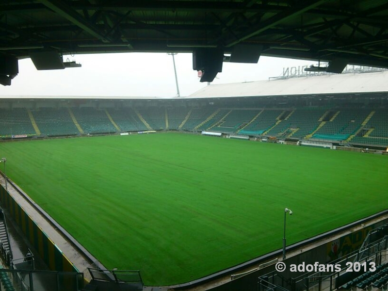 Voorlopig laatste echte grasmat in ADO Den Haag Stadion