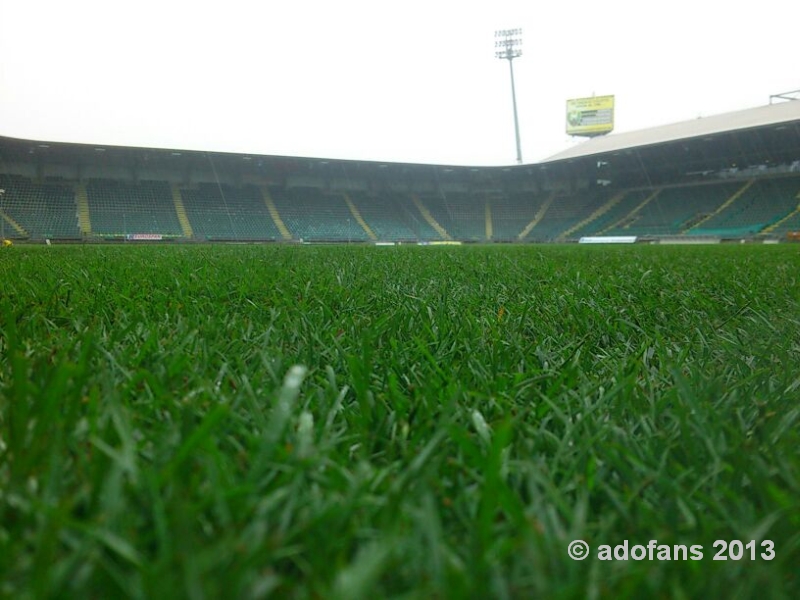 Voorlopig laatste echte grasmat in ADO Den Haag Stadion