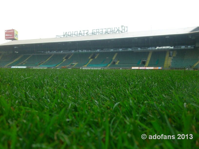 Voorlopig laatste echte grasmat in ADO Den Haag Stadion