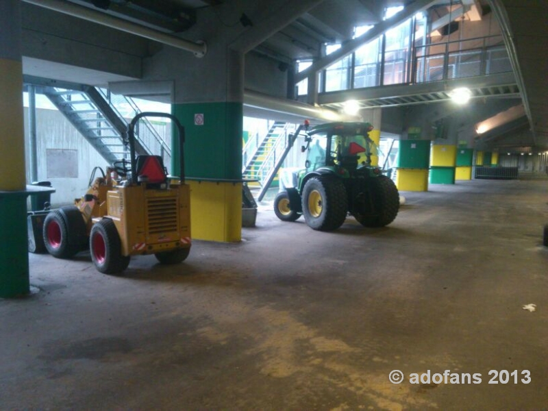 Voorlopig laatste echte grasmat in ADO Den Haag Stadion