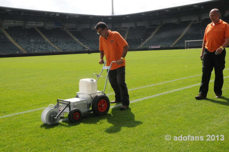 nieuwe grasmat in Kyocerastadion van ADO Den Haag 