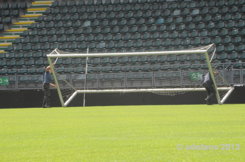 nieuwe grasmat in Kyocerastadion van ADO Den Haag 