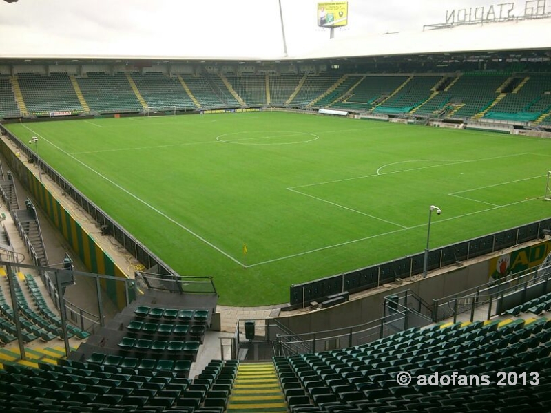 nieuwe grasmat in Kyocerastadion van ADO Den Haag 