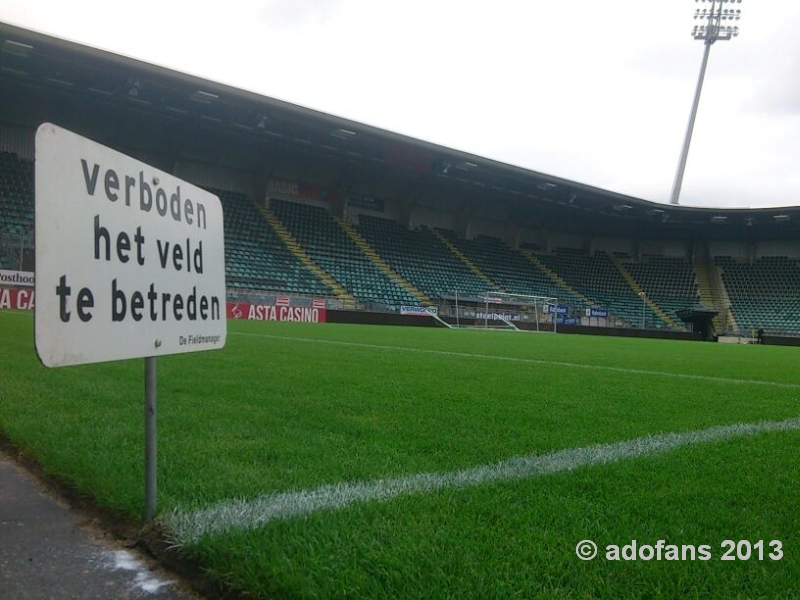 nieuwe grasmat in Kyocerastadion van ADO Den Haag 