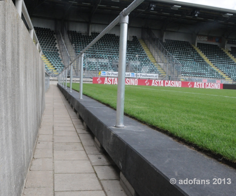 nieuwe grasmat in Kyocerastadion van ADO Den Haag 