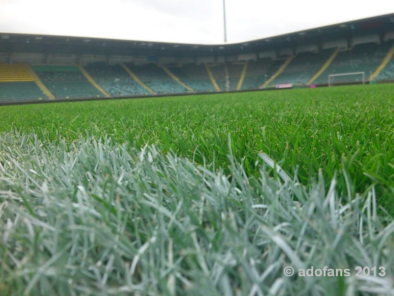 nieuwe grasmat in Kyocerastadion van ADO Den Haag 