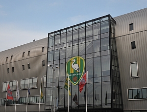 ADO Den Haag nog weken in de wurggreep van eigenaar Wang